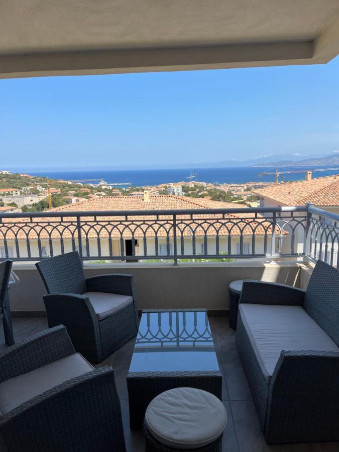 Appart Avec Terrasse Vue Sur Mer Exceptionnelle L'Ile-Rousse  Bagian luar foto